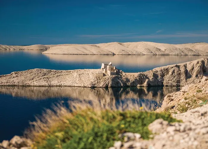 Apartament 1 Bedroom Pet Friendly In Pag Pag Town