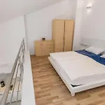 1 Bedroom Pet Friendly In Pag Apartament