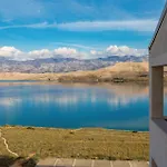 Apartament 1 Bedroom Pet Friendly In Pag