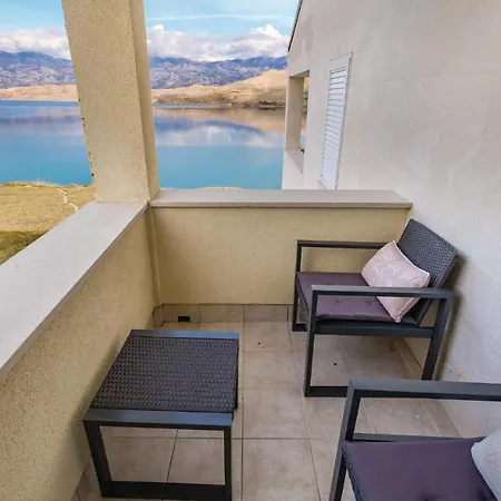 Lovely In Pag With House Sea View *